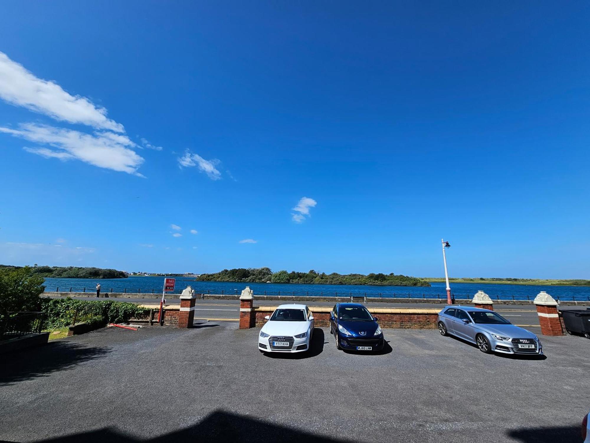 2 Bed Apartment Lakeside On The Promenade Southport Luaran gambar